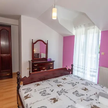 House Anetta With 5 Bedrooms Casa vacanze
