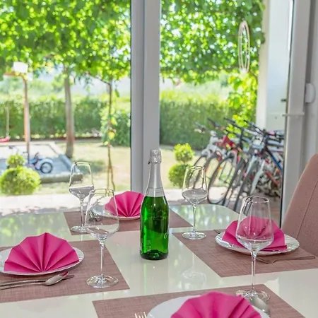 House Anetta With 5 Bedrooms *