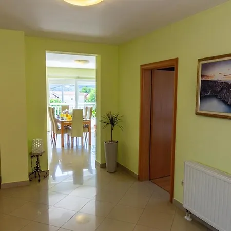 Hébergement de vacances House Anetta With 5 Bedrooms *