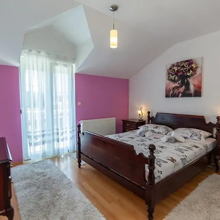 House Anetta With 5 Bedrooms *
