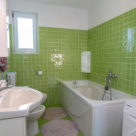 House Anetta With 5 Bedrooms * Imotski