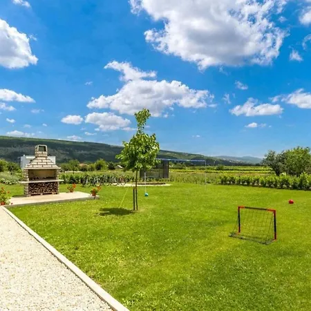 House Anetta With 5 Bedrooms * Imotski