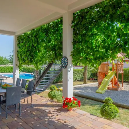 Hébergement de vacances House Anetta With 5 Bedrooms
