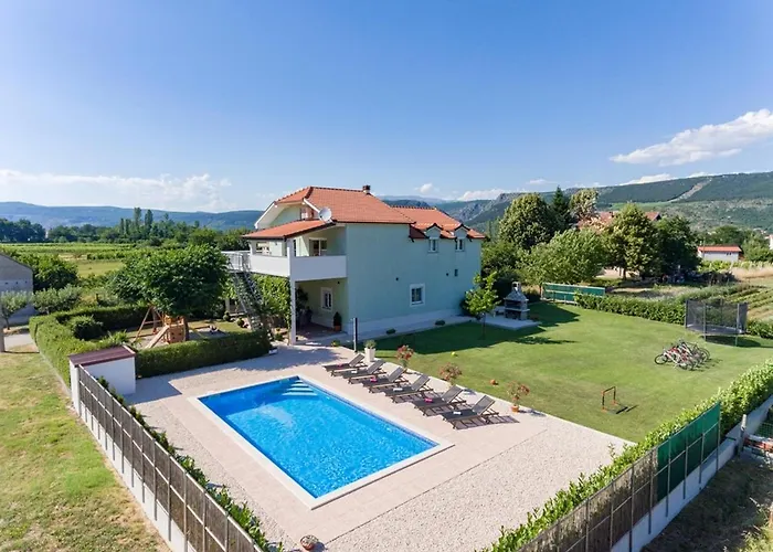 Hébergement de vacances House Anetta With 5 Bedrooms Imotski