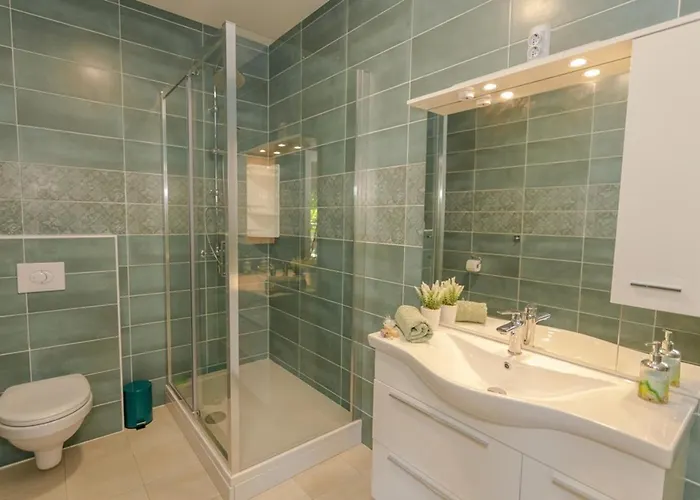 House Anetta With 5 Bedrooms Imotski