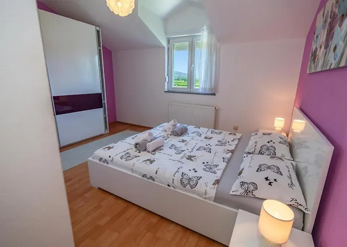 House Anetta With 5 Bedrooms *