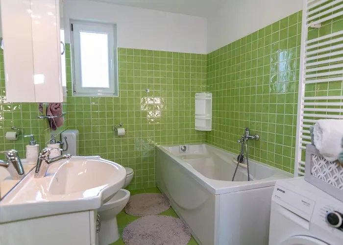 House Anetta With 5 Bedrooms * Imotski