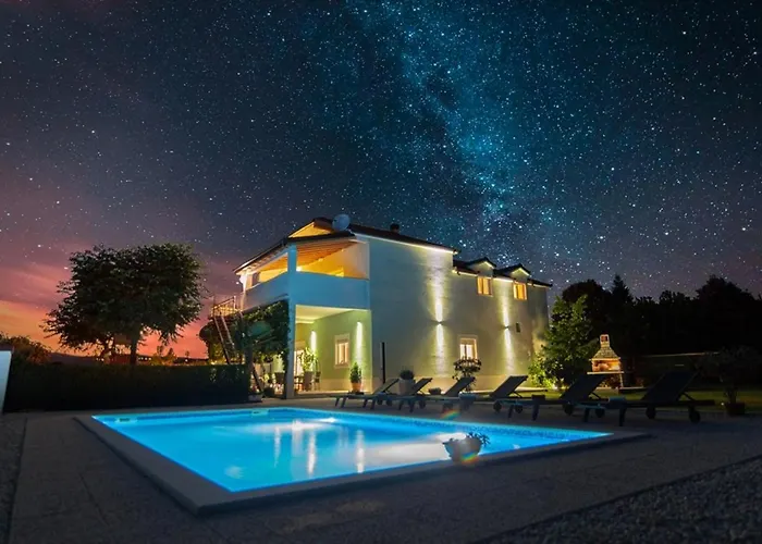 Hébergement de vacances House Anetta With 5 Bedrooms Imotski