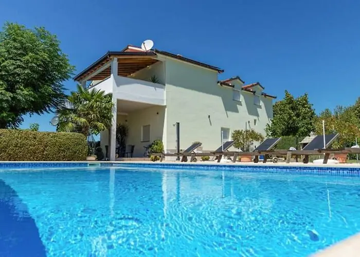 House Anetta With 5 Bedrooms Hébergement de vacances