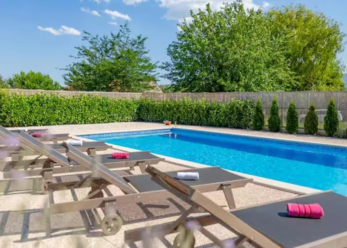 Hébergement de vacances House Anetta With 5 Bedrooms *